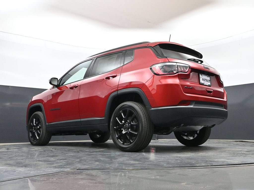 New 2026 Jeep Compass Latitude AWD/4WD image 40
