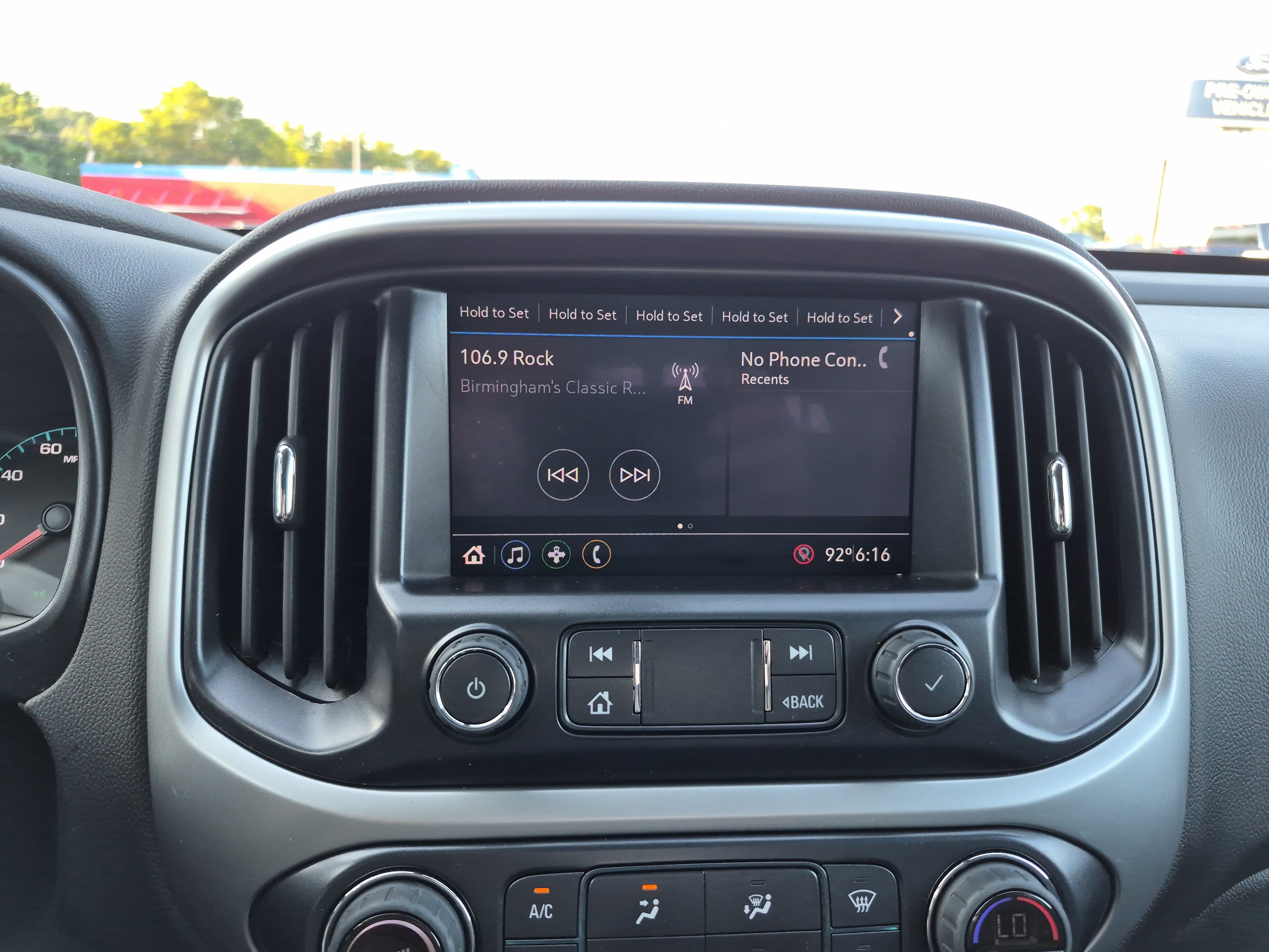 Used 2022 Chevrolet Colorado LT w/ Luxury Package AWD/4WD image 32
