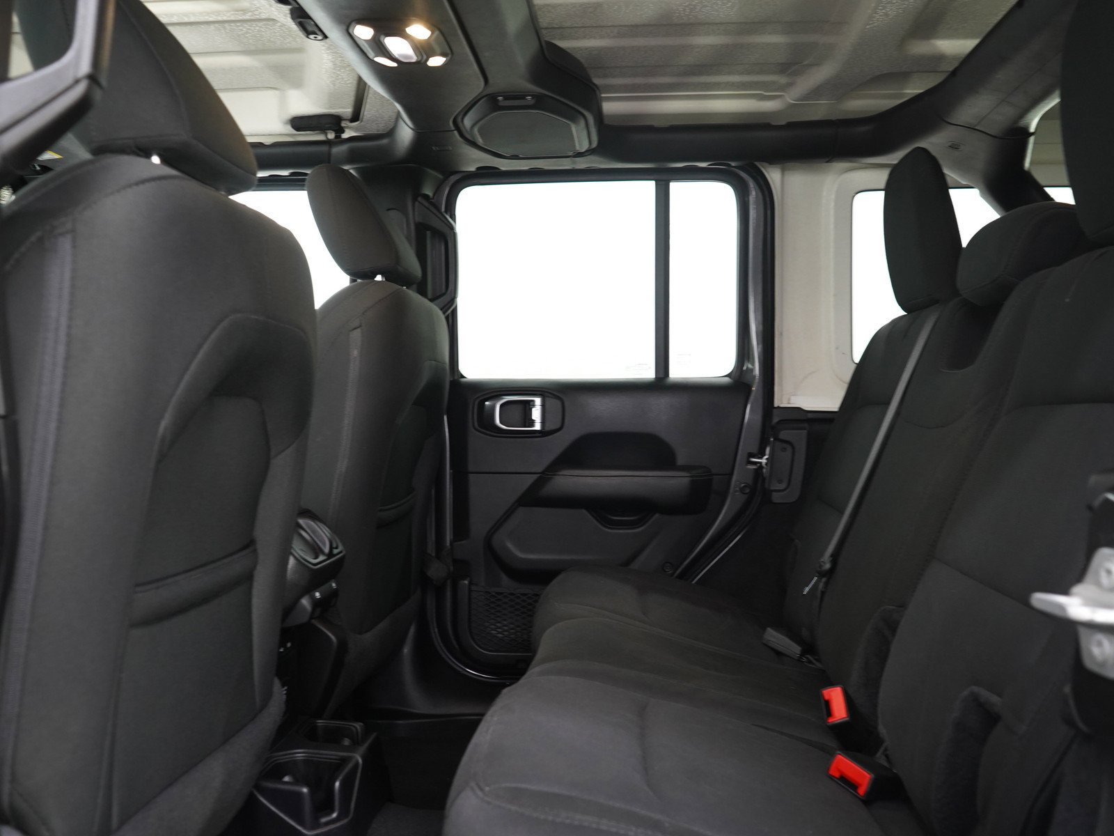 Used 2019 Jeep Wrangler Unlimited Sahara w/ Uconnect 4C Nav & Sound Group AWD/4WD image 19