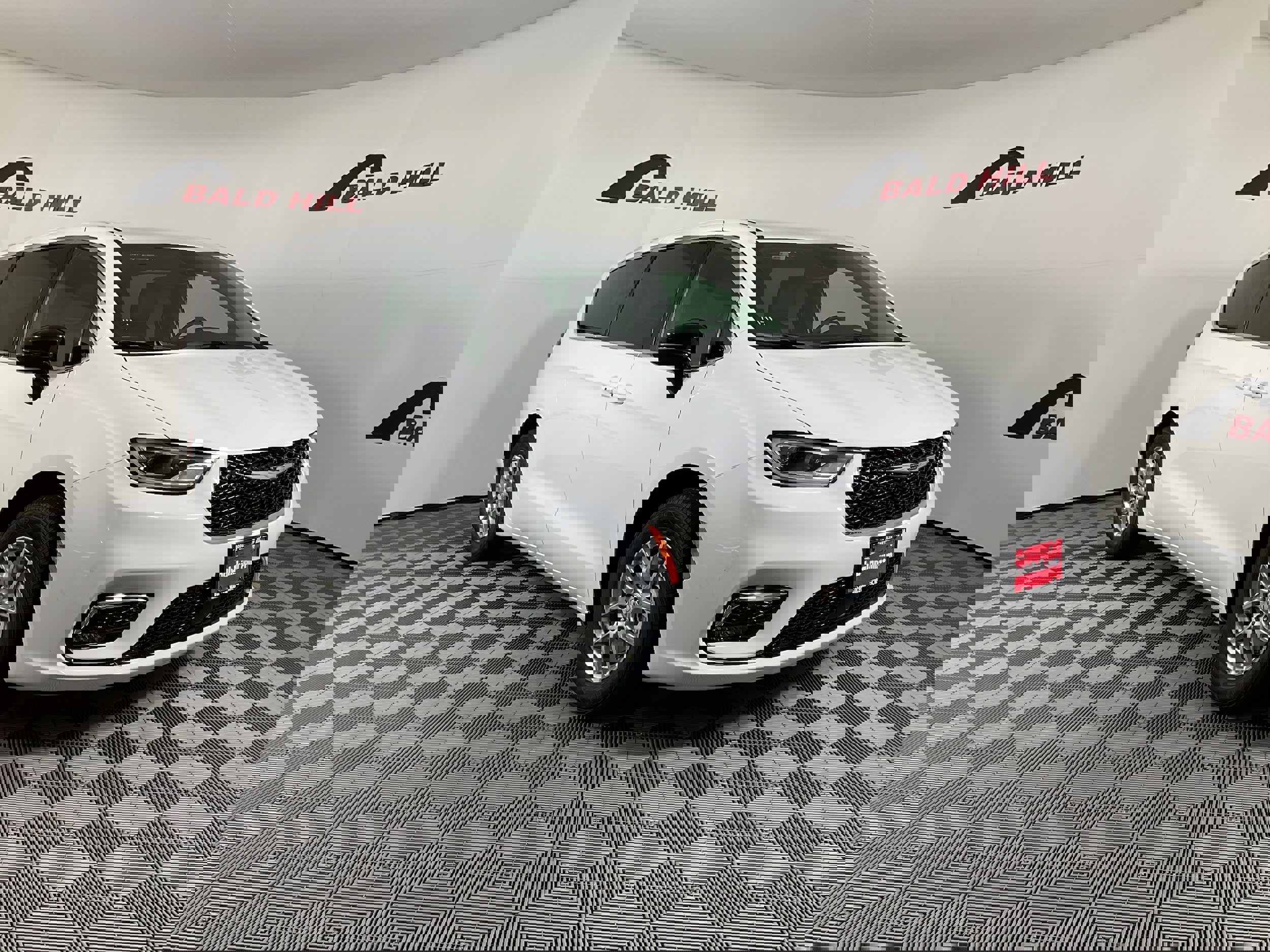 New 2026 Chrysler Pacifica Select