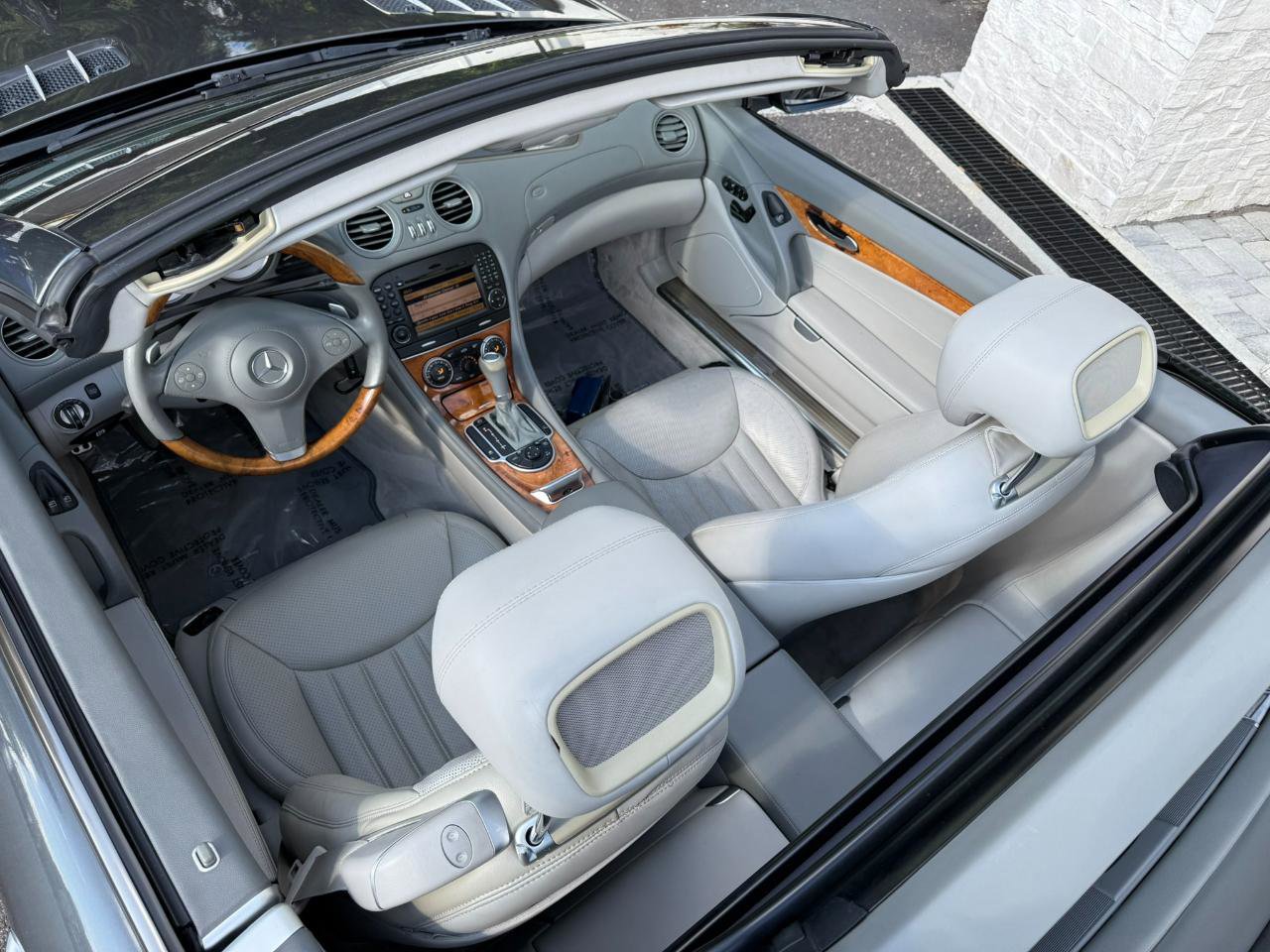 Used 2012 Mercedes-Benz SL 550 image 16