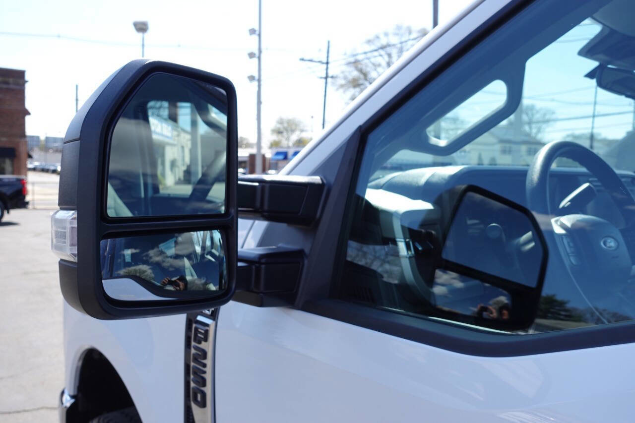 Used 2024 Ford F250 XLT w/ FX4 Off-Road Package image 13