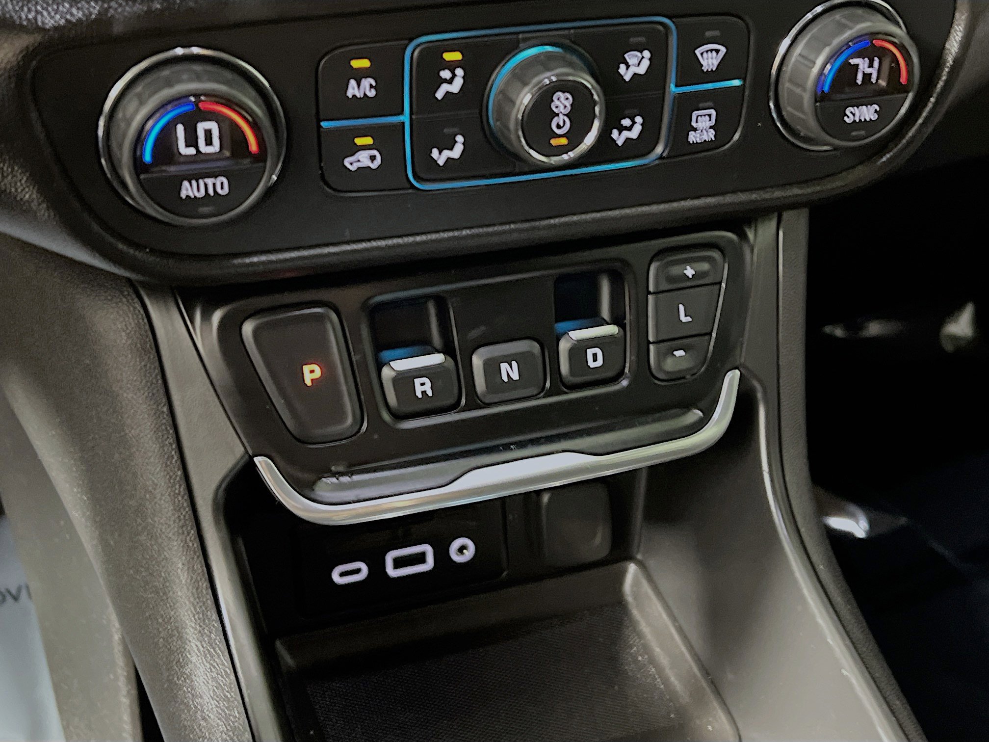 Used 2020 GMC Terrain SLE w/ Driver Convenience Package image 24