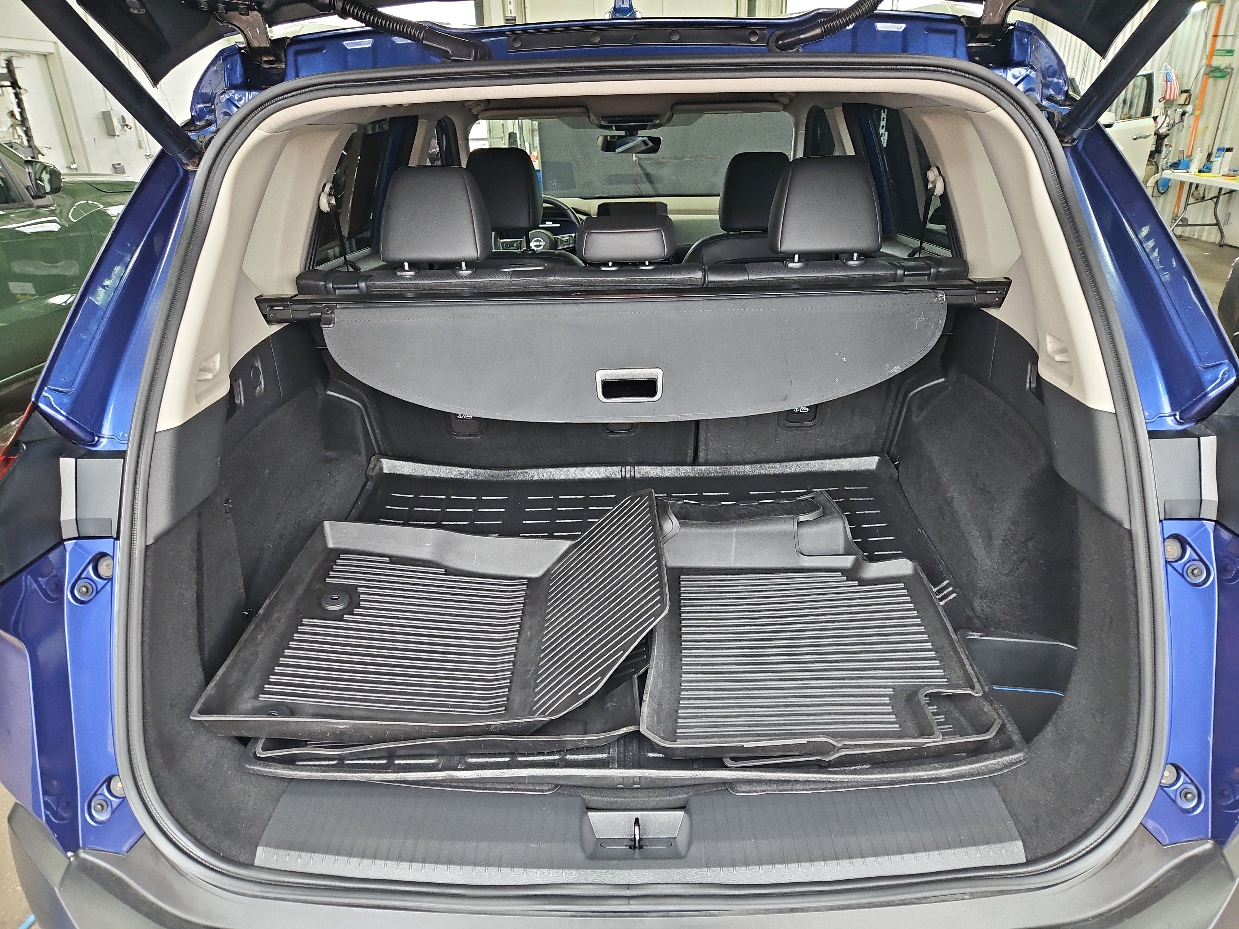 Used 2023 Nissan Rogue Platinum w/ Platinum Premium Package image 12