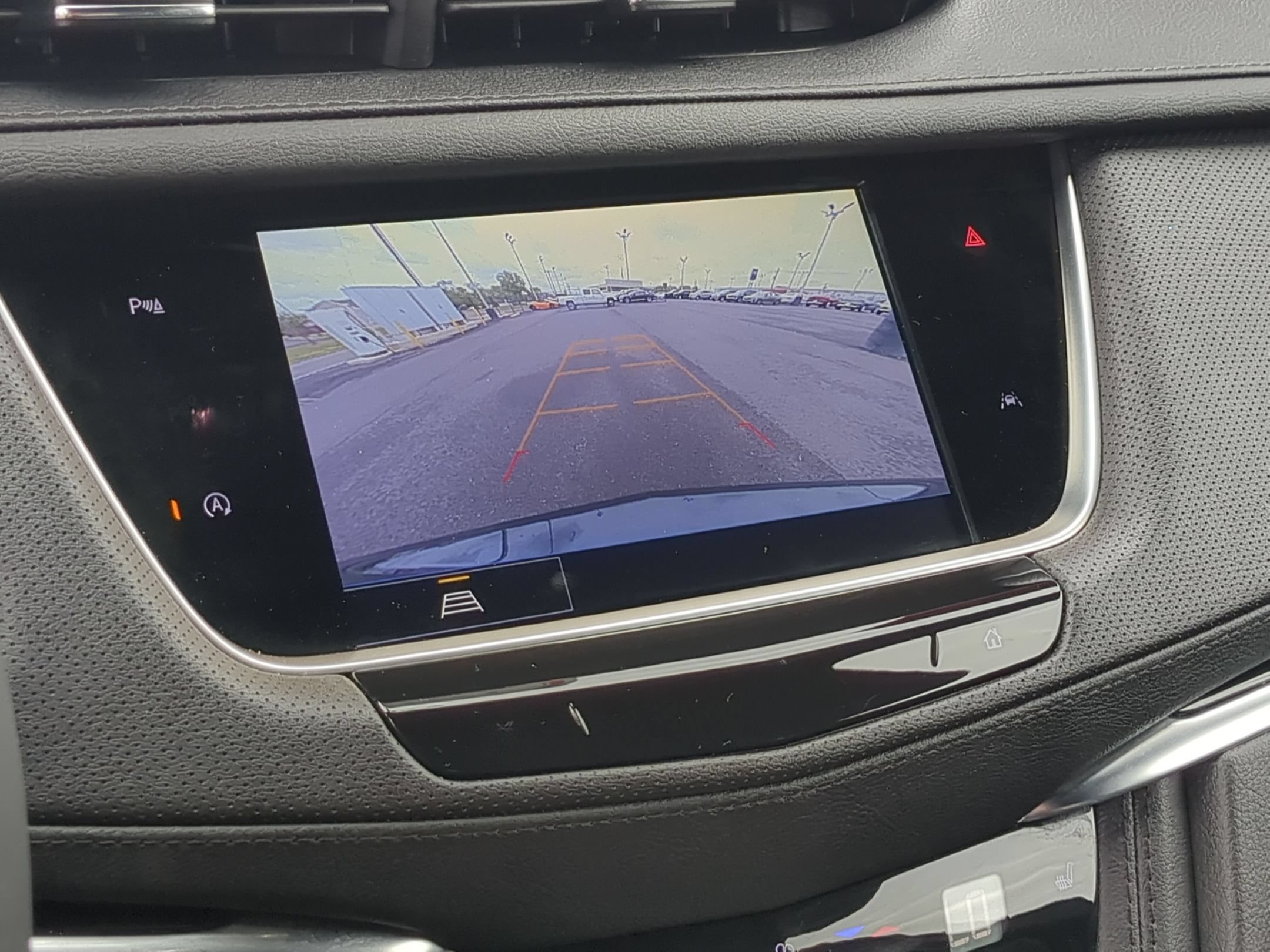 Certified 2024 Cadillac XT6 Luxury w/ LPO, Floor Liner Package AWD/4WD image 14