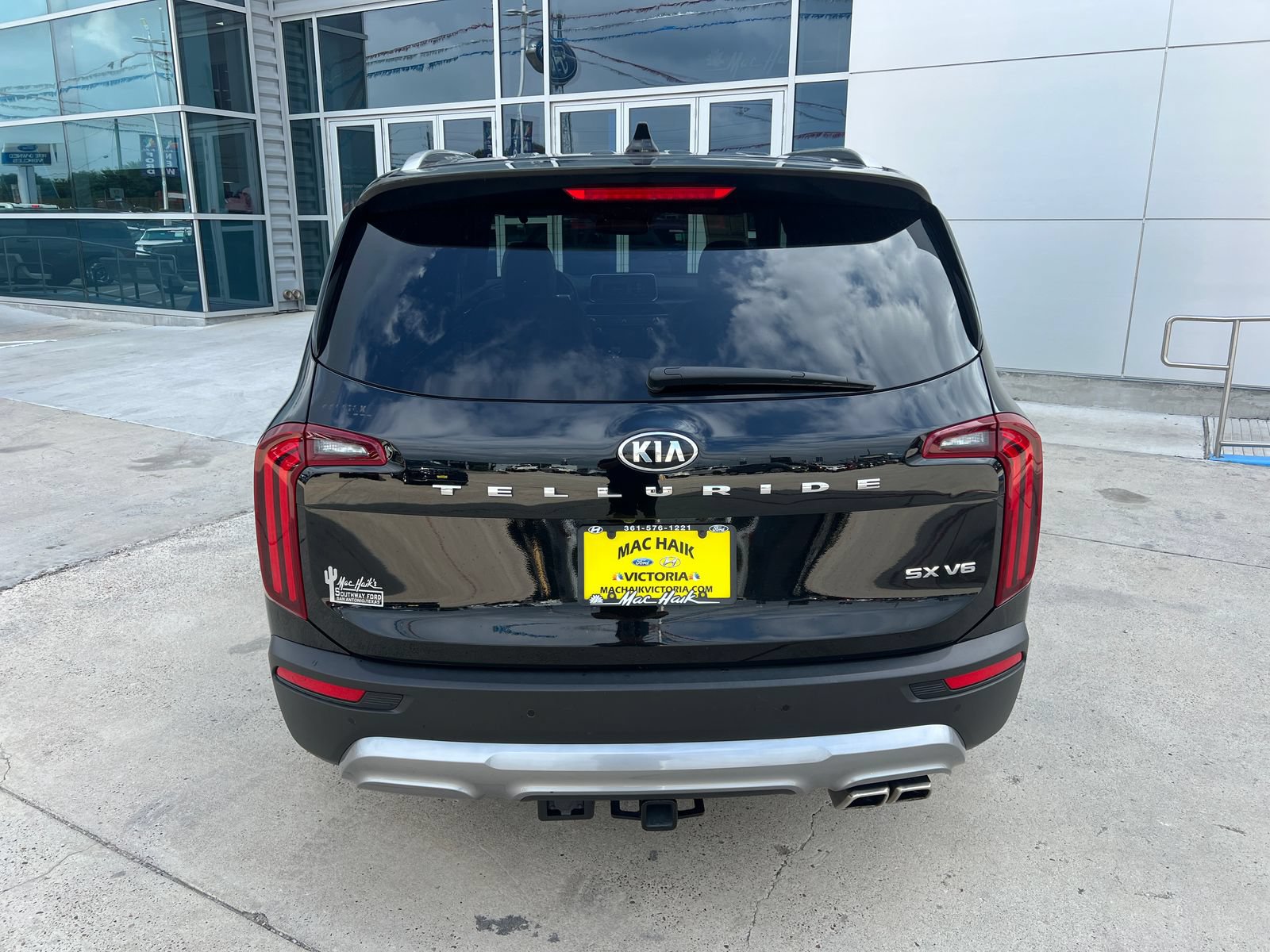 Used 2021 Kia Telluride SX w/ Towing Package FWD image 4