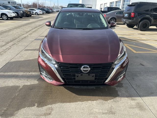 Used 2023 Nissan Altima 2.5 SV image 2