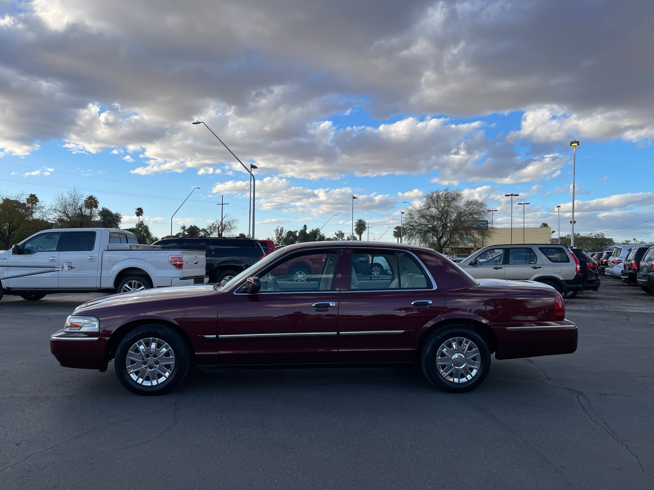 Used 2006 Mercury Grand Marquis GS RWD image 2