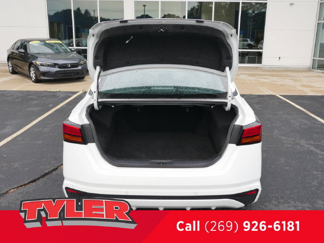 Used 2025 Nissan Altima 2.5 SV FWD image 14