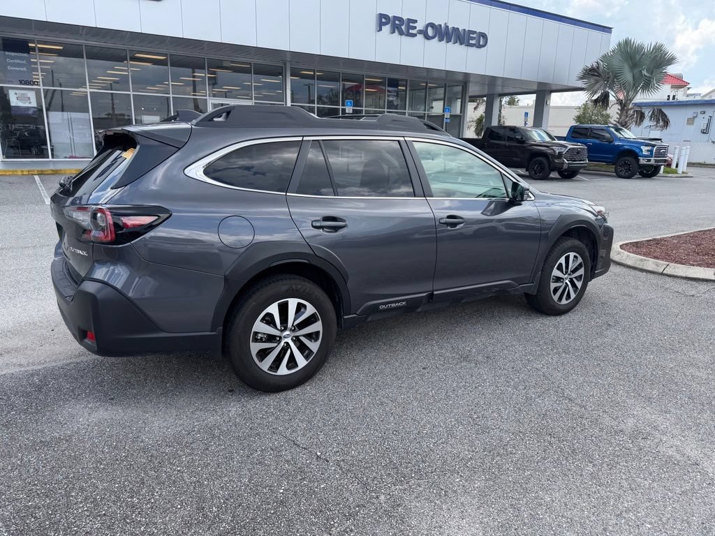 Used 2025 Subaru Outback Premium AWD/4WD image 3