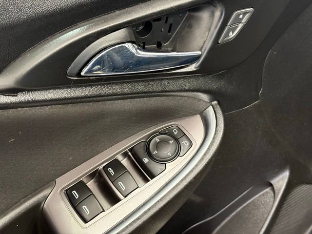 Used 2021 Chevrolet Malibu LT image 14