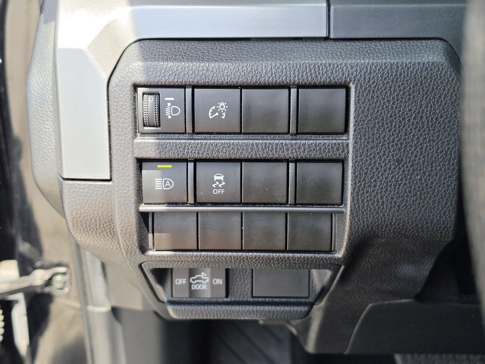 Used 2024 Toyota Tacoma SR5 RWD image 31