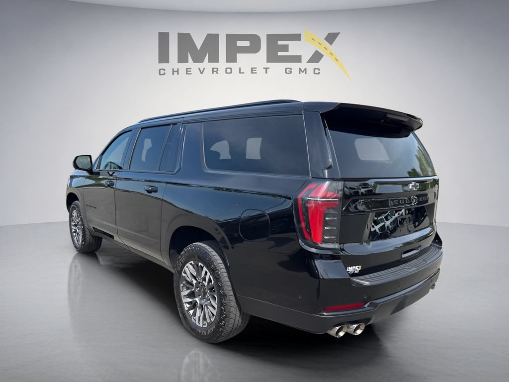 Used 2025 Chevrolet Suburban Z71 AWD/4WD image 3