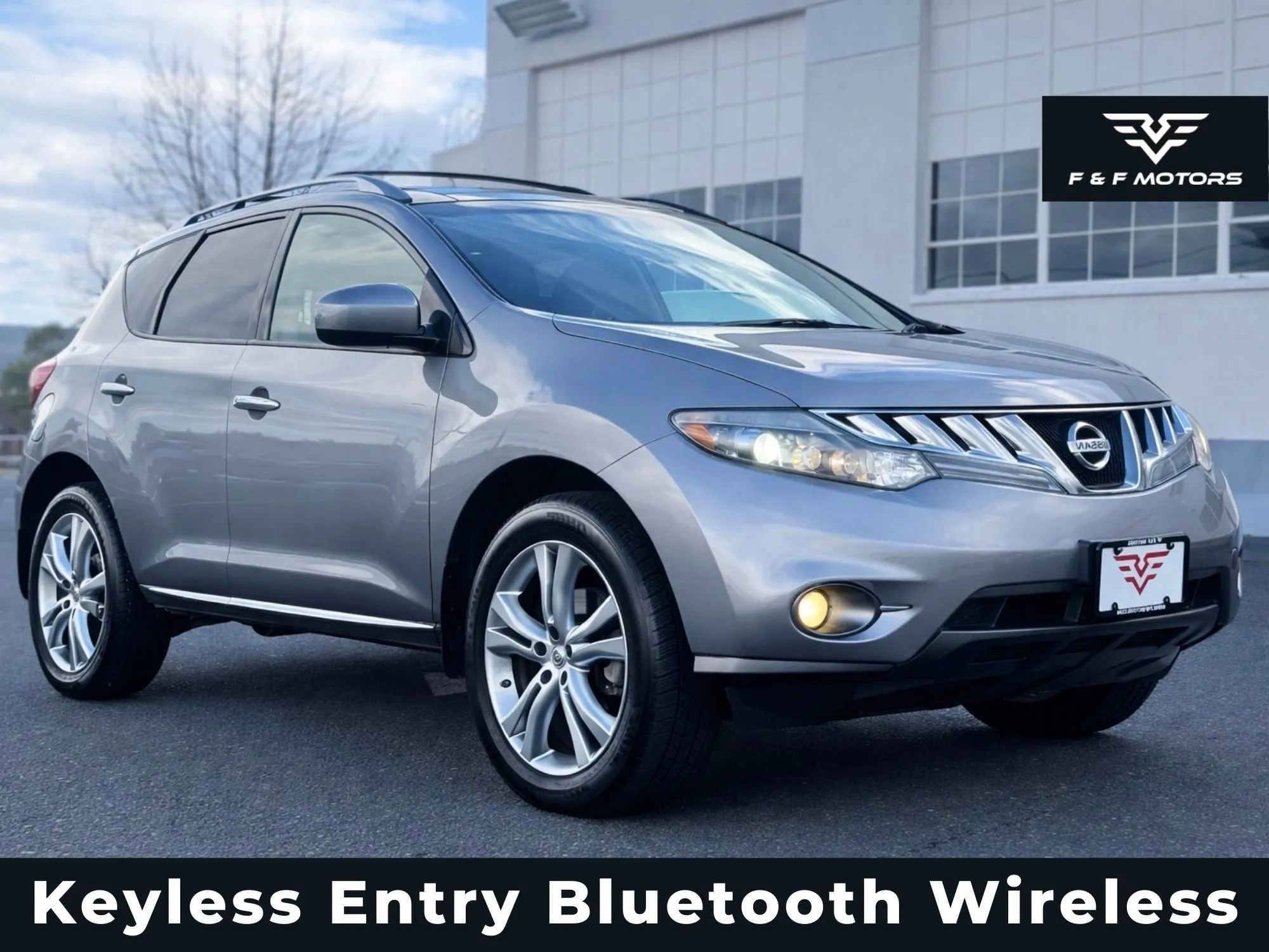 Used 2010 Nissan Murano LE w/ Navigation Pkg image 1