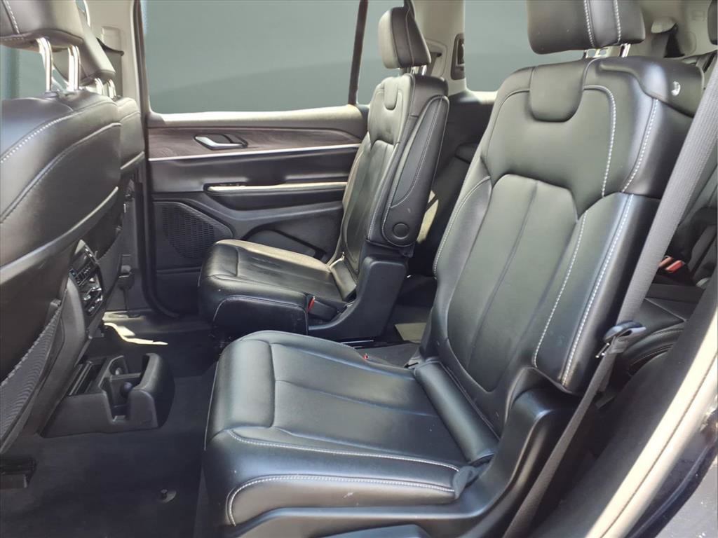 Used 2023 Jeep Grand Cherokee L Limited AWD/4WD image 21