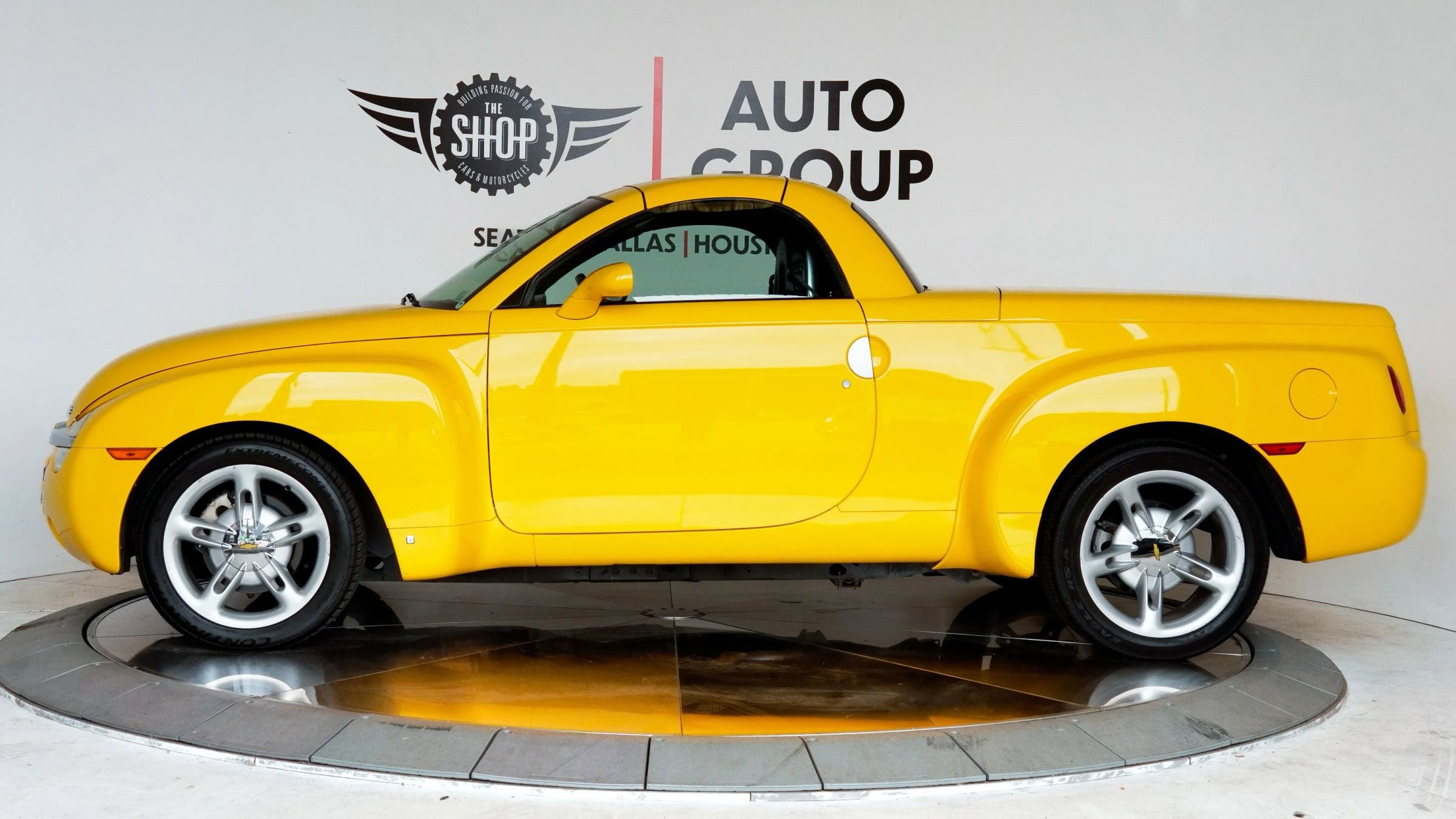 Used 2006 Chevrolet SSR w/ Preferred Equipment Group