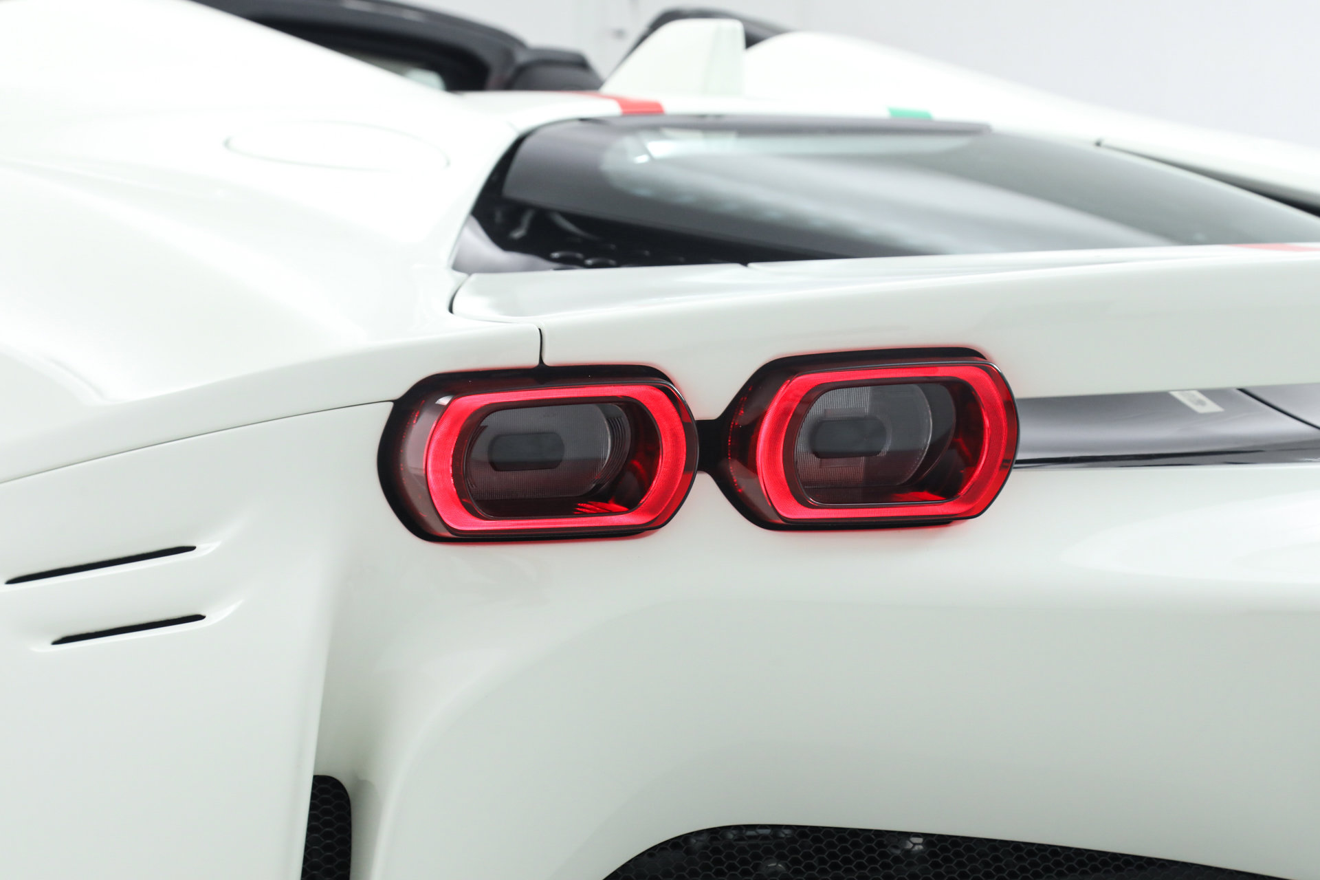 Certified 2025 Ferrari SF90 Spider AWD/4WD image 19