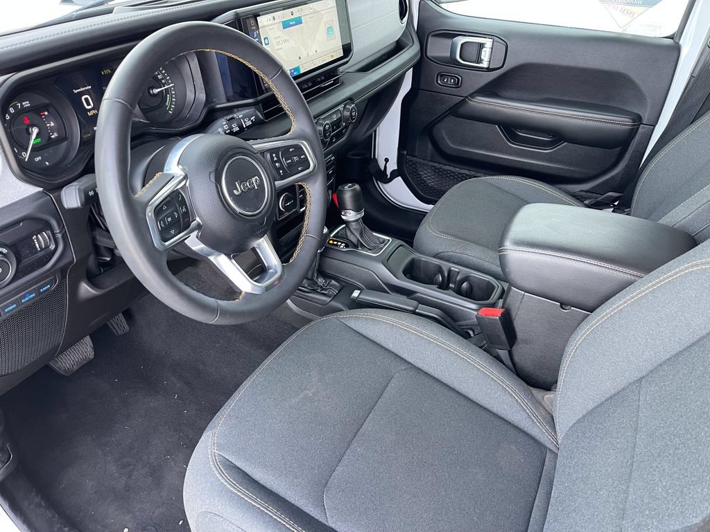 Used 2024 Jeep Wrangler Unlimited Sahara AWD/4WD image 14