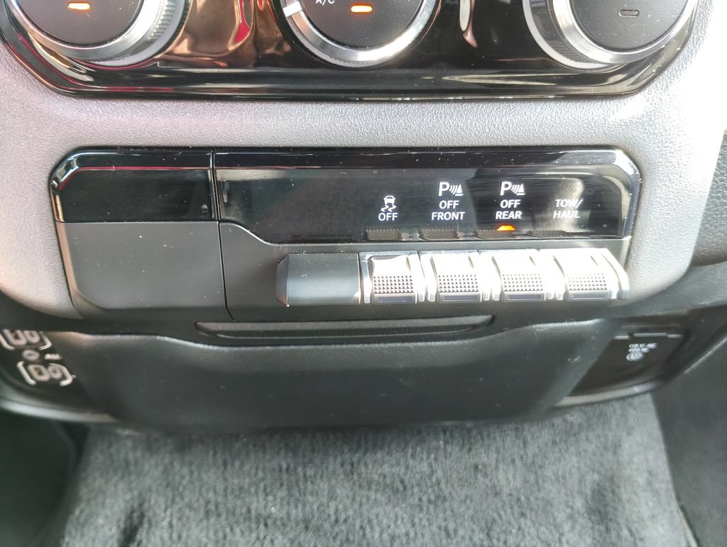 Used 2025 RAM 1500 Big Horn AWD/4WD image 28