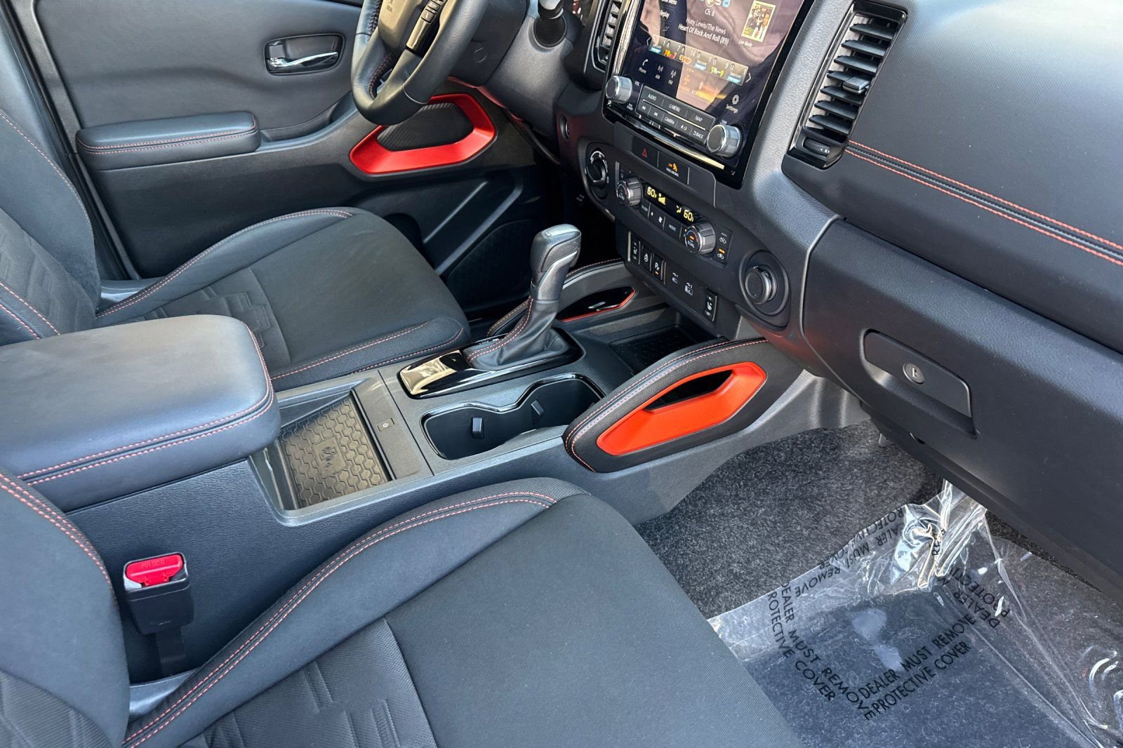 Used 2023 Nissan Frontier PRO-4X w/ Pro Convenience Package AWD/4WD image 15