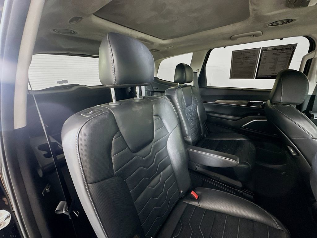 Used 2022 Kia Telluride SX w/ SX Prestige Package image 30