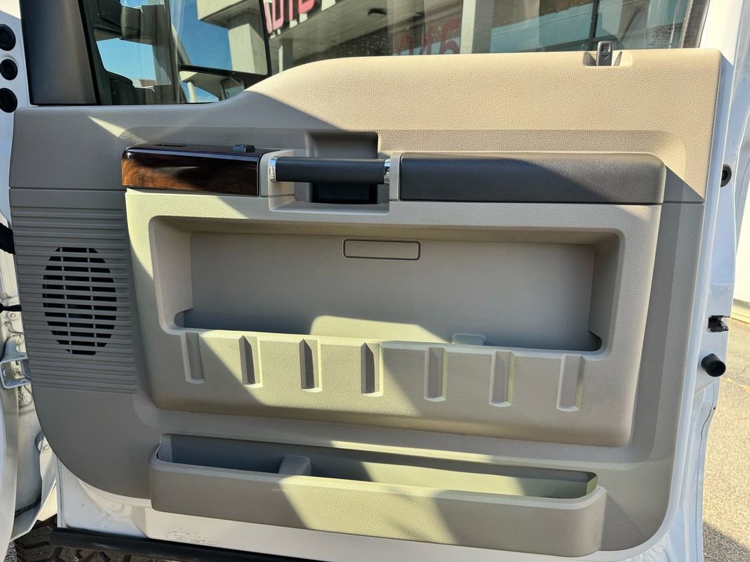 Used 2014 Ford F250 Platinum w/ FX4 Off-Road Package image 27