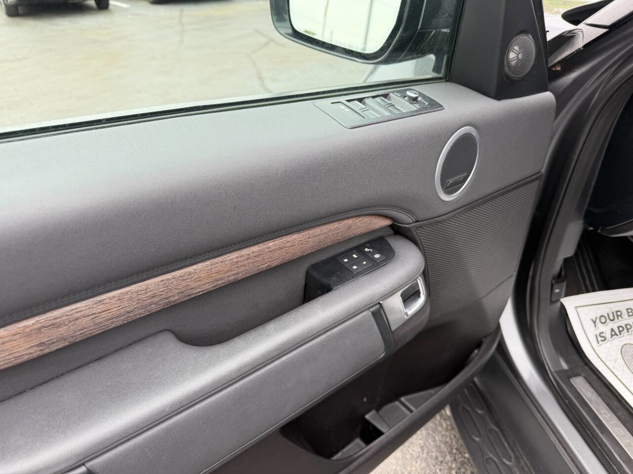 Used 2017 Land Rover Discovery HSE AWD/4WD image 10