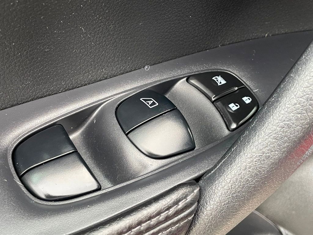 Used 2015 Nissan Rogue SL image 13