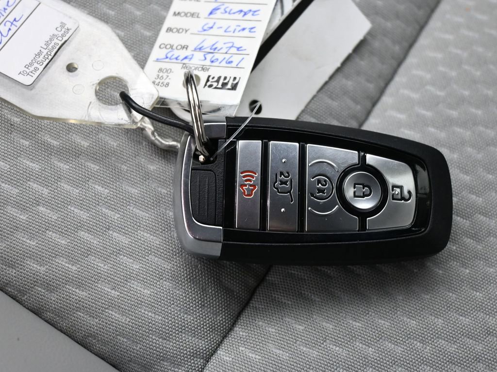 New 2025 Ford Escape SE image 27