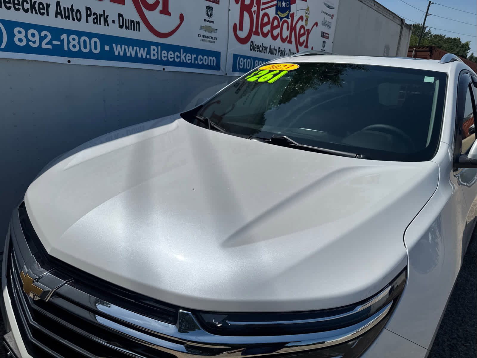 Used 2023 Chevrolet Equinox Premier AWD/4WD image 9