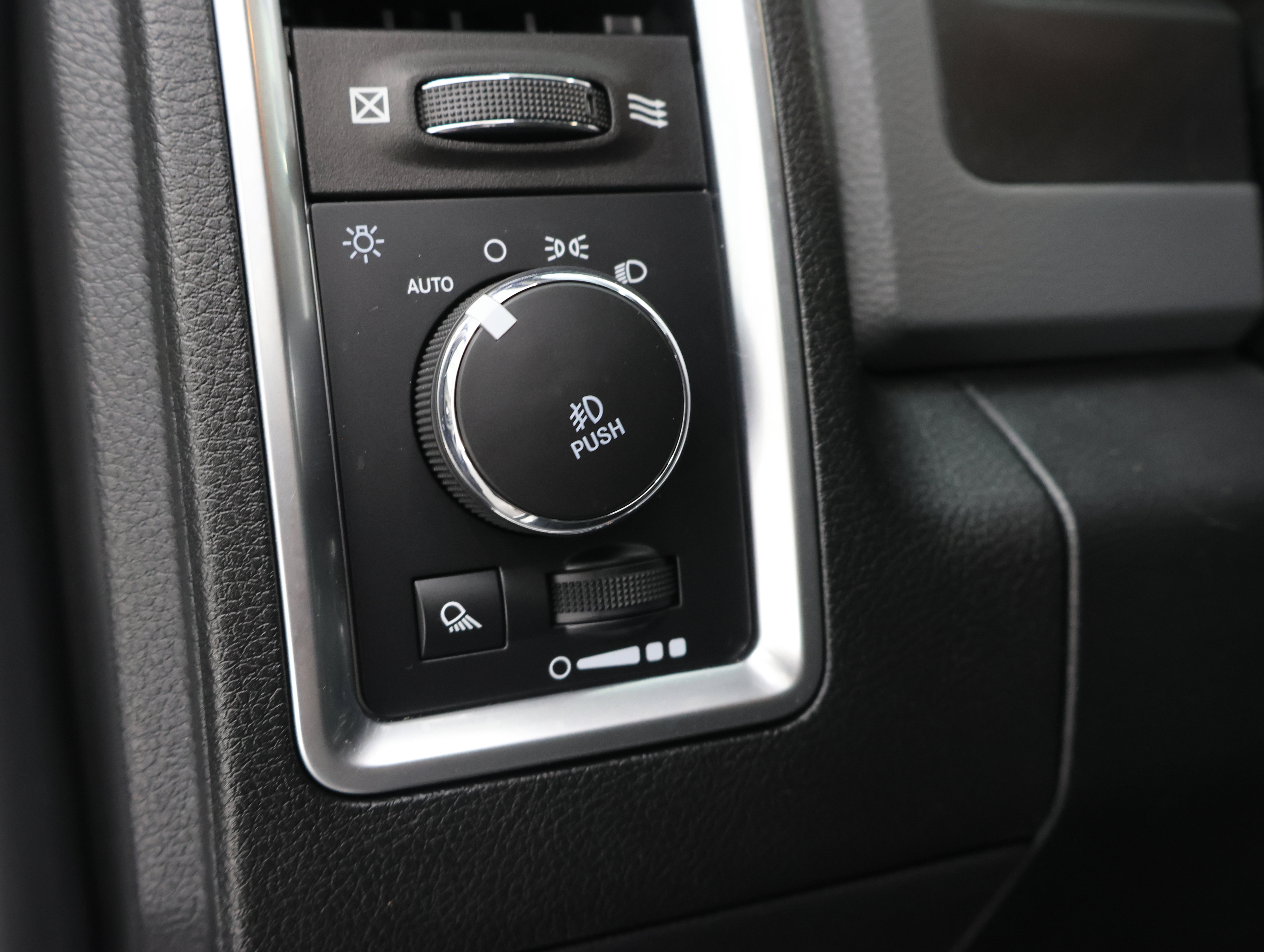 Used 2018 RAM 2500 Big Horn AWD/4WD image 40