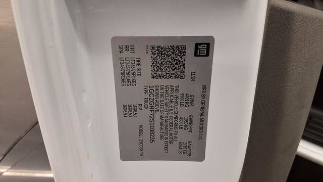 Used 2025 Chevrolet Express 3500 Extended w/ Driver Convenience Package image 37