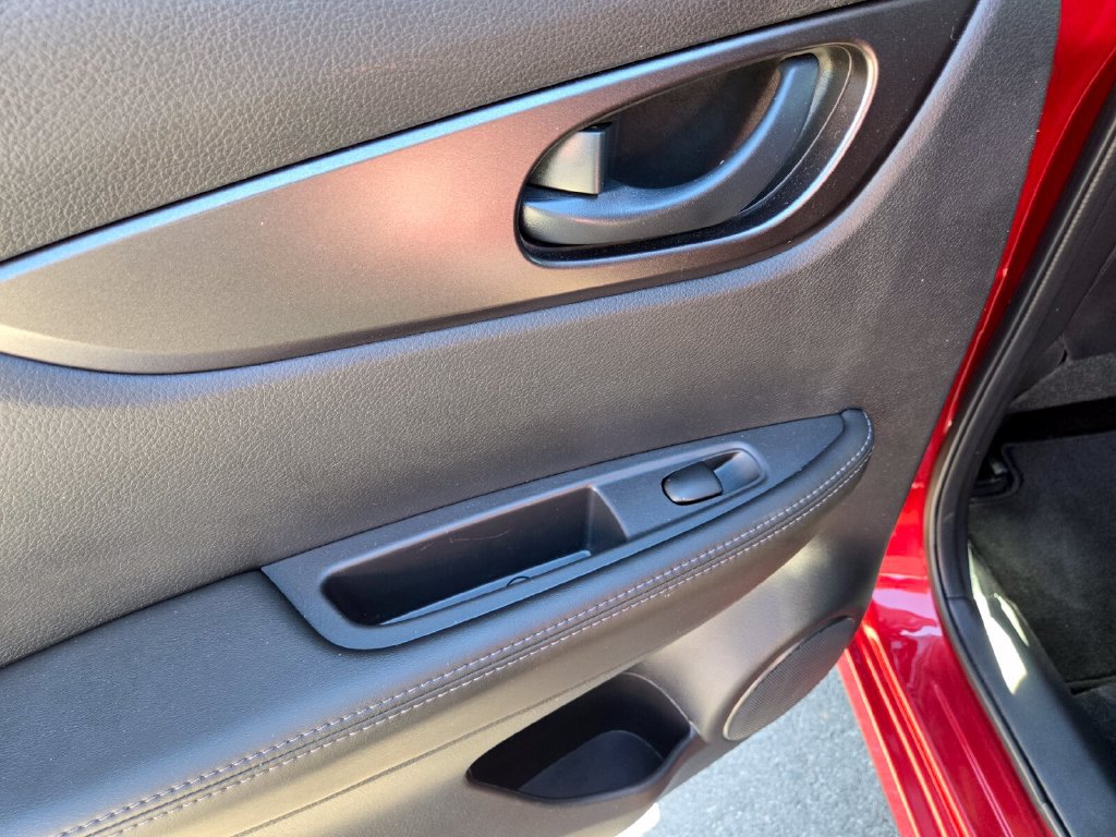 Certified 2022 Nissan Rogue Sport S AWD/4WD image 18