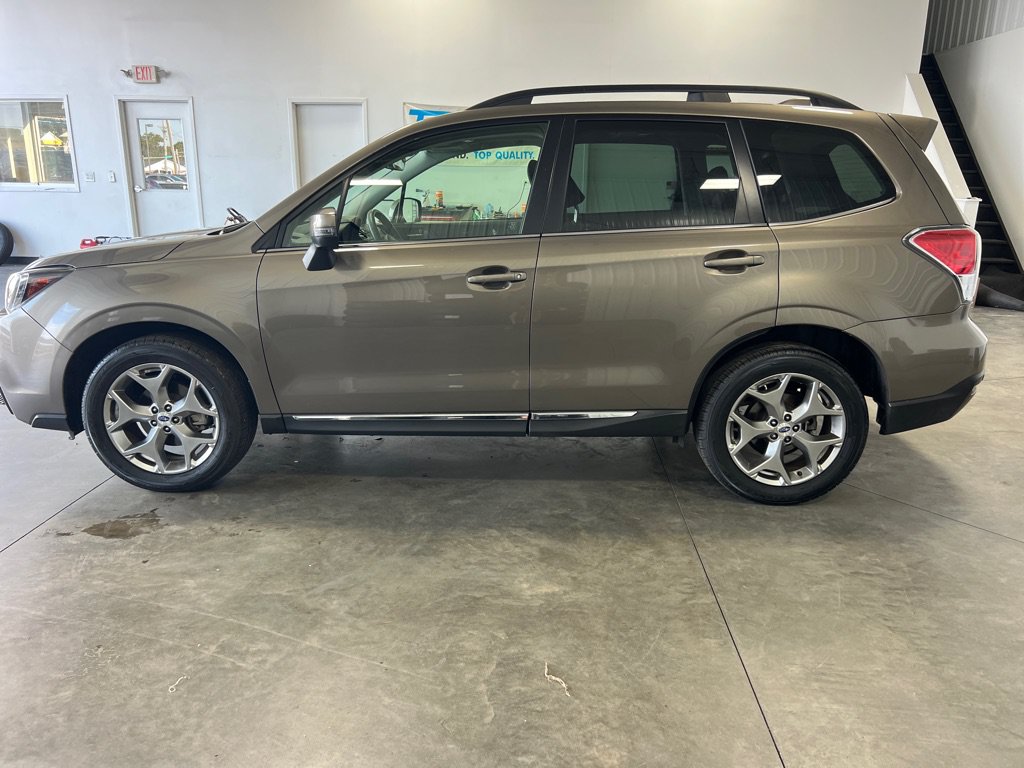 Used 2018 Subaru Forester 2.5i Touring AWD/4WD image 4