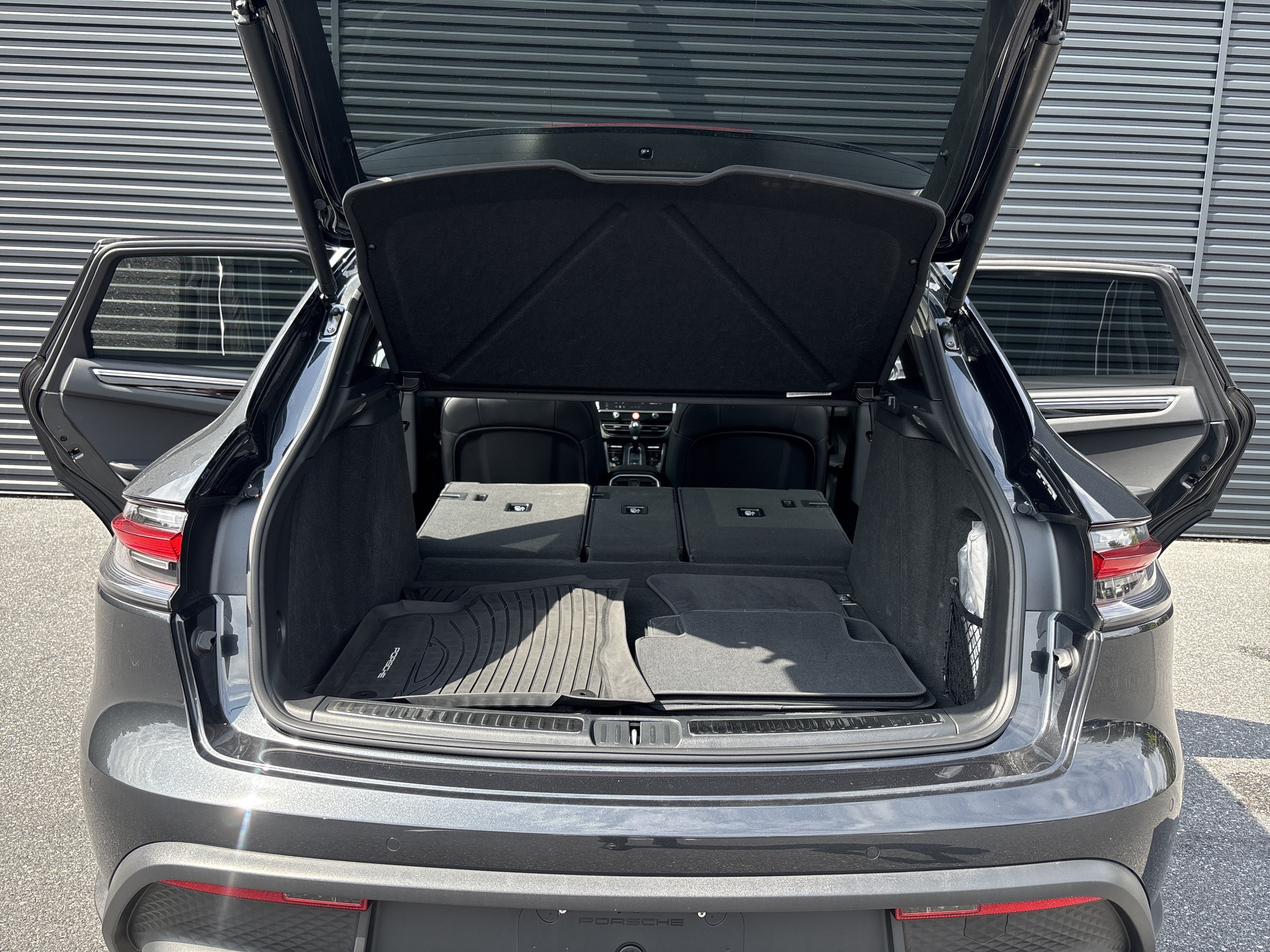 New 2026 Porsche Macan AWD/4WD image 31