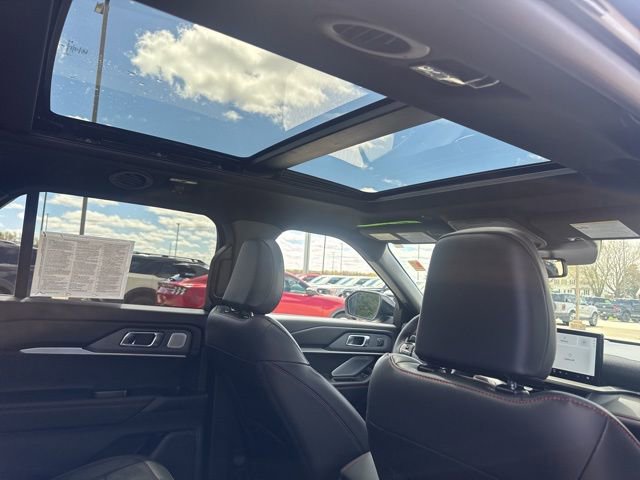 Used 2025 Ford Explorer ST w/ Sun And Sound Package AWD/4WD image 19