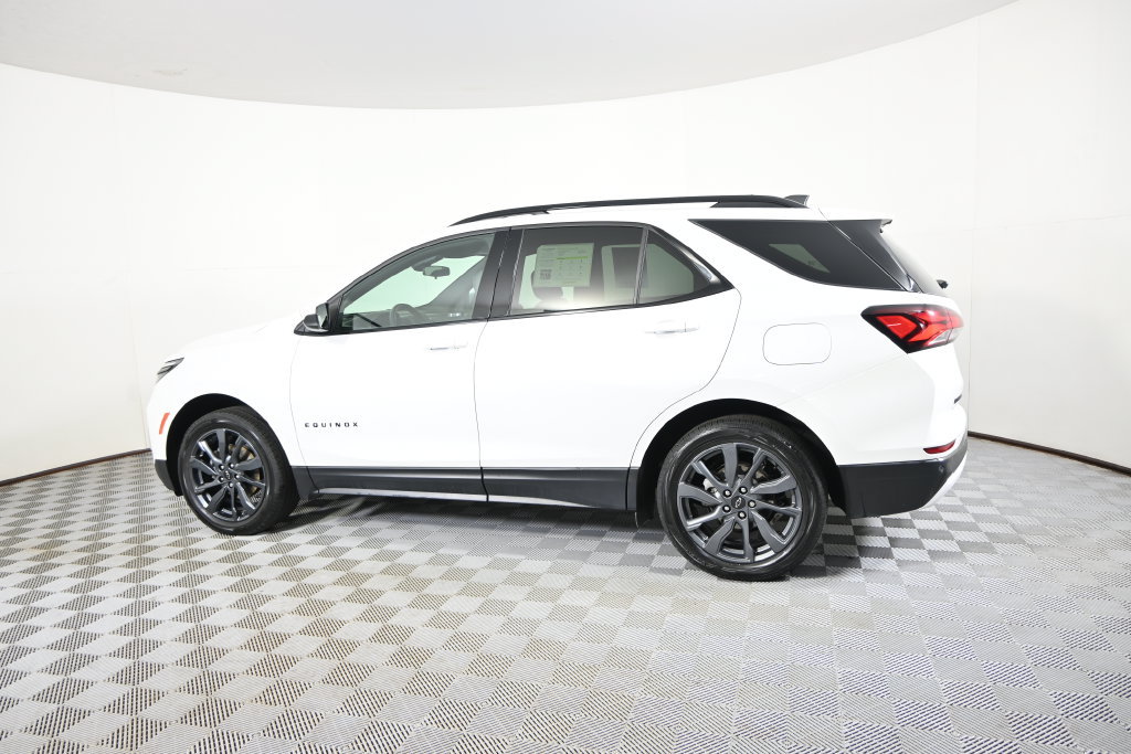 Used 2023 Chevrolet Equinox RS AWD/4WD image 3