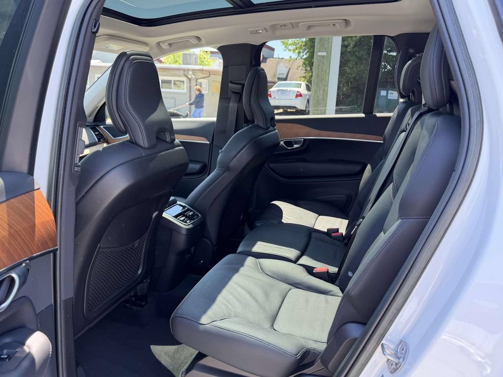 Used 2023 Volvo XC90 B5 Plus AWD/4WD image 15