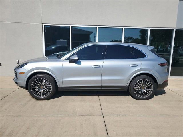 Used 2021 Porsche Cayenne AWD/4WD image 2