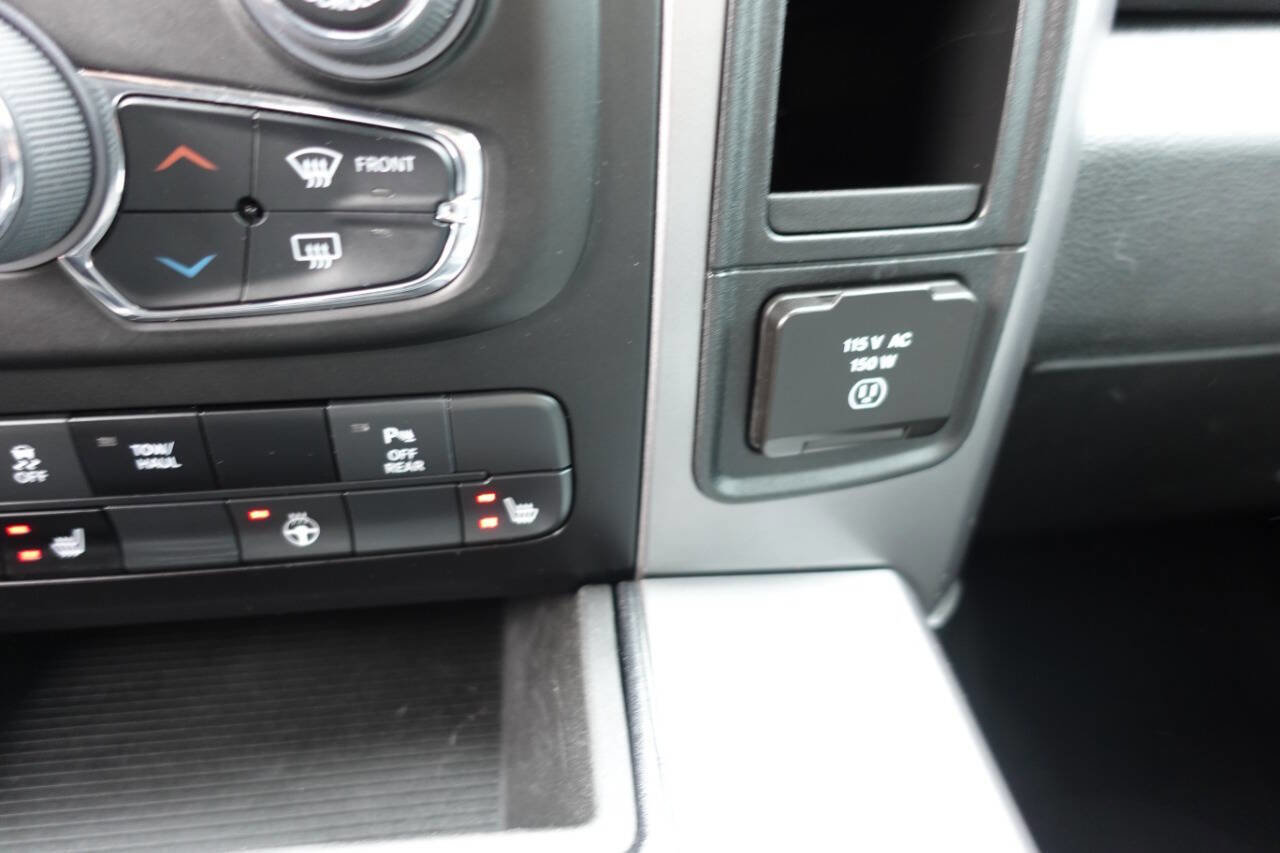 Used 2023 RAM 1500 Classic SLT w/ Electronics Convenience Group AWD/4WD image 46