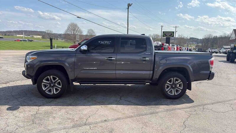 Used 2018 Toyota Tacoma Limited AWD/4WD image 5