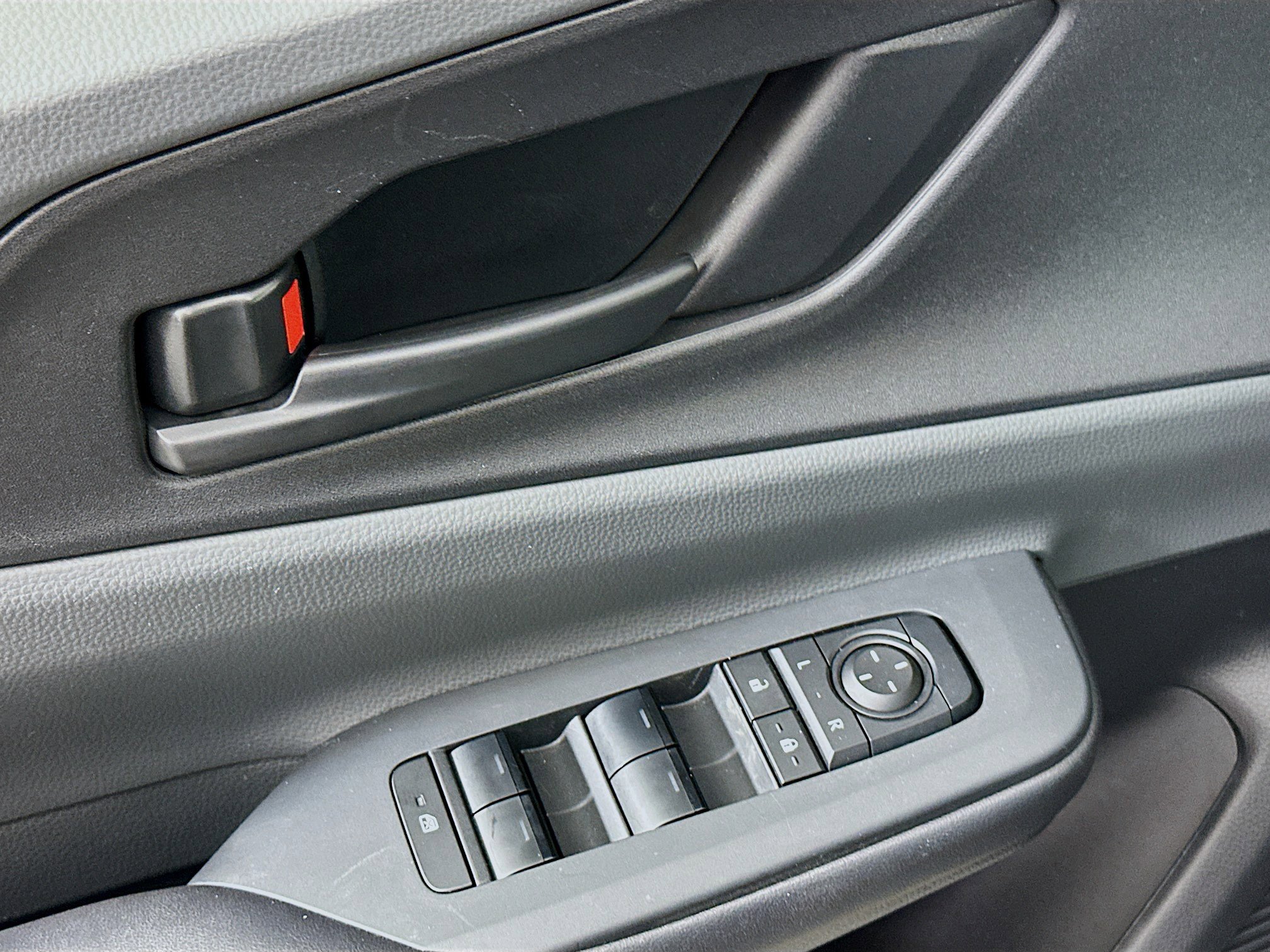 Used 2025 Toyota Prius LE image 15