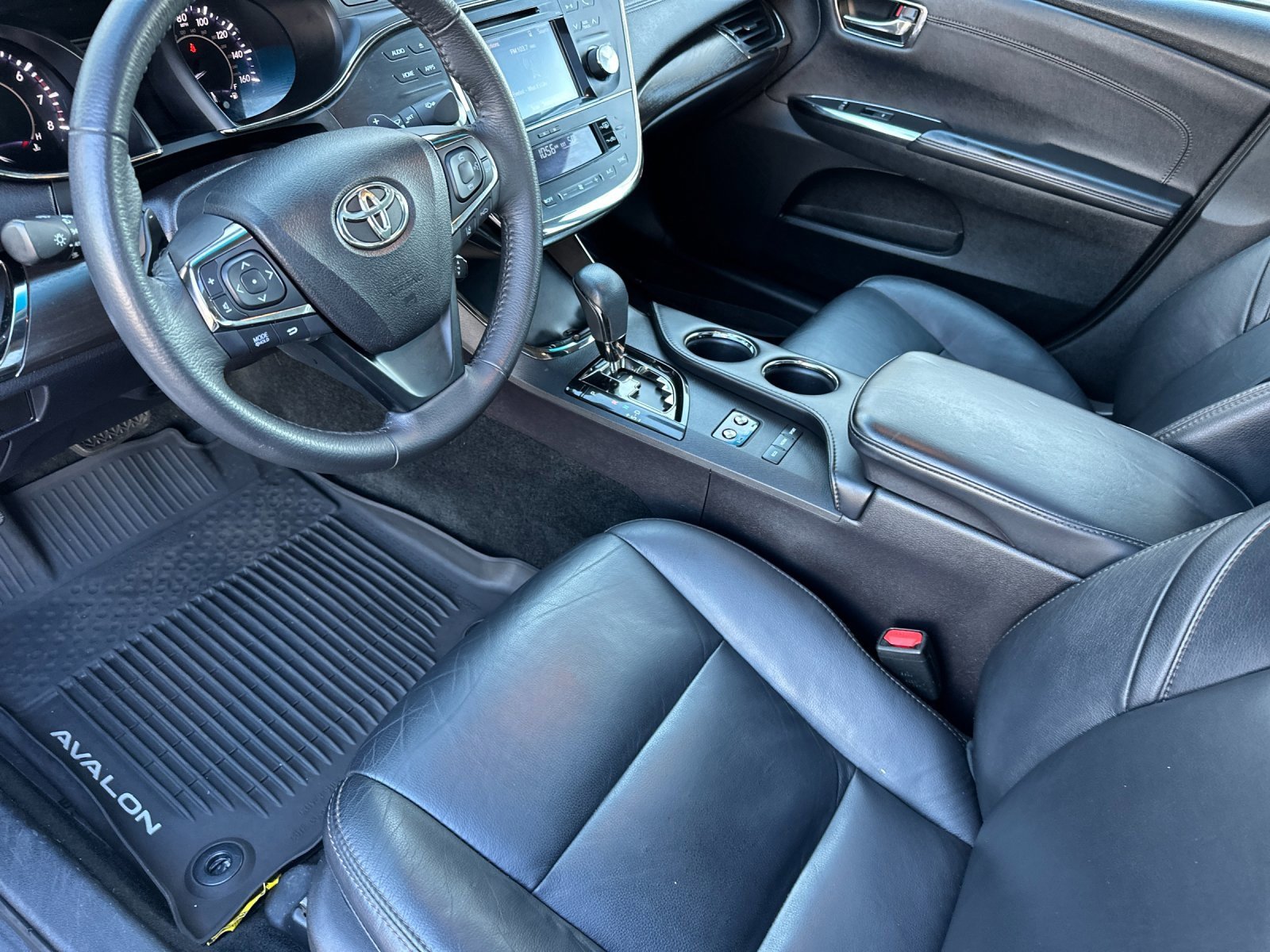 Used 2018 Toyota Avalon XLE Plus image 10