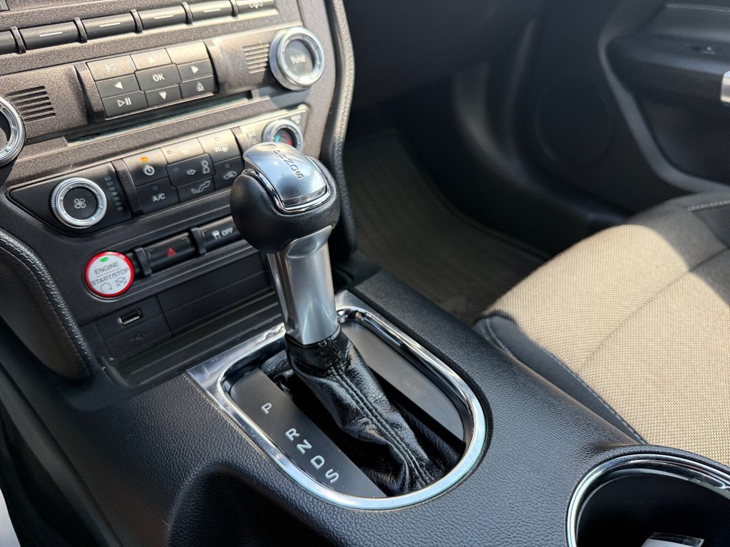 Used 2017 Ford Mustang Coupe RWD image 22