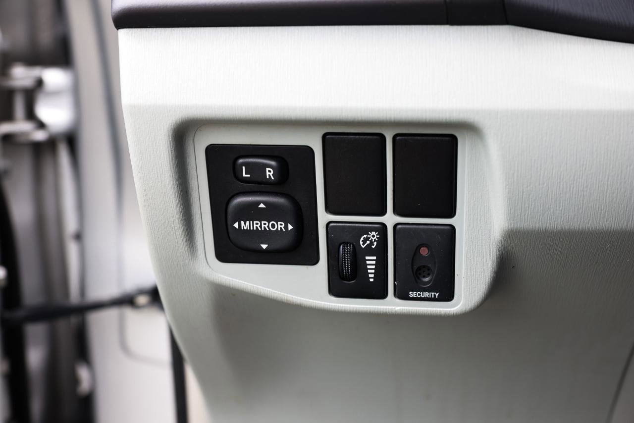 Used 2010 Toyota Prius Two FWD image 38