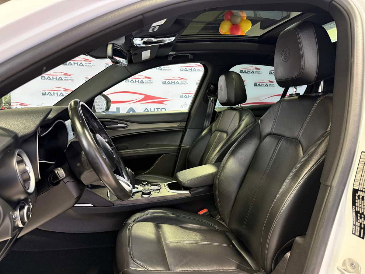 Used 2022 Alfa Romeo Stelvio Ti w/ Active Assist Plus Package image 15