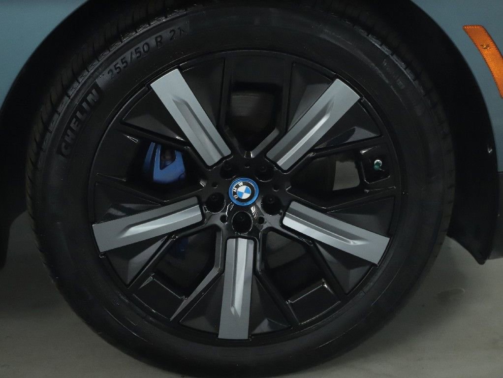 Certified 2023 BMW iX xDrive50 w/ Premium Package AWD/4WD image 11