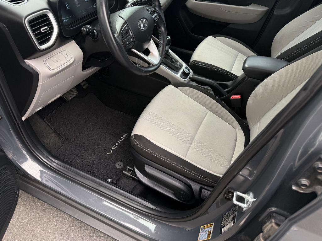 Used 2023 Hyundai Venue SEL w/ Cargo Package FWD image 20