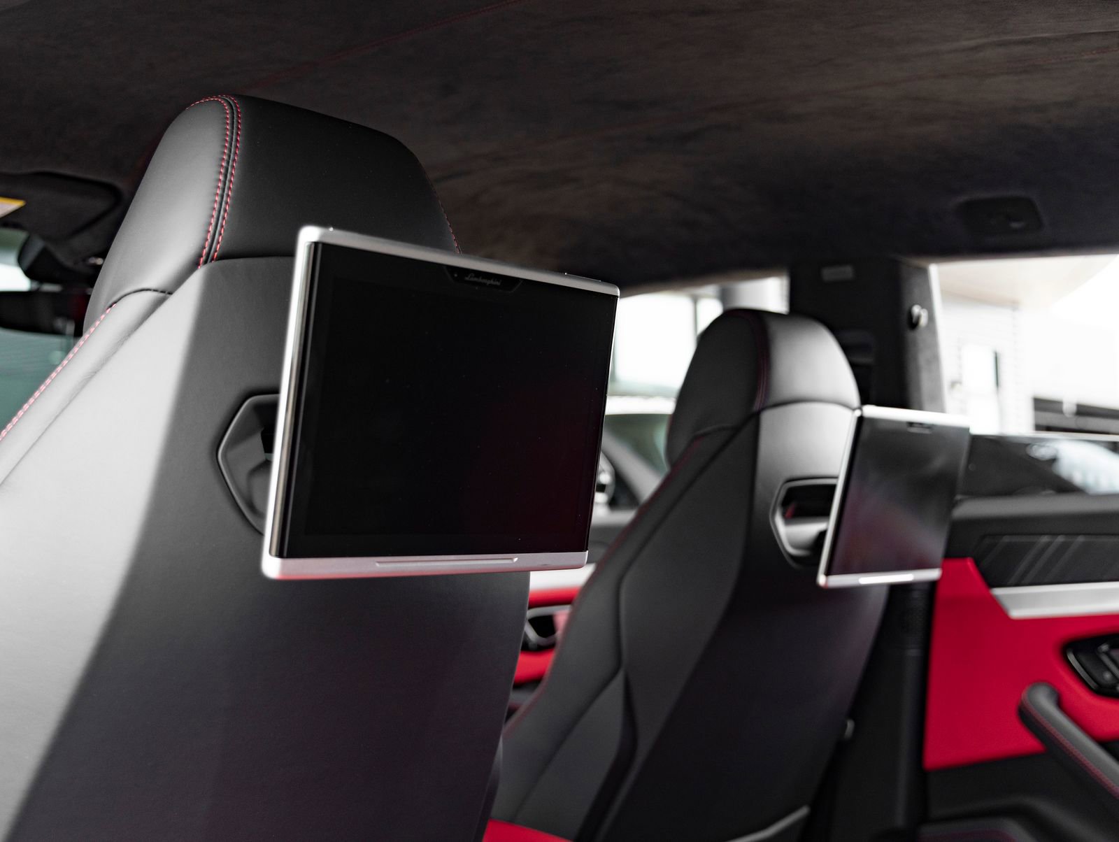 Used 2020 Lamborghini Urus image 37