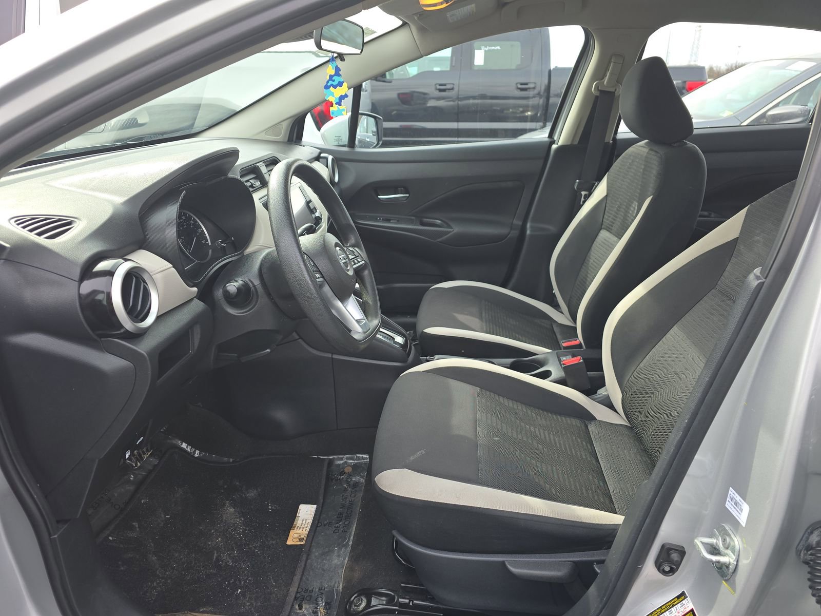 Used 2021 Nissan Versa SV image 13